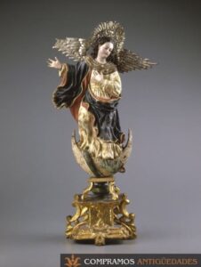 Escultura en Virgen Madera tallada dorada antigua siglo XVIII vender Antigüedades en Albacete