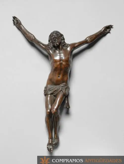 Cristo de bronce antiguo