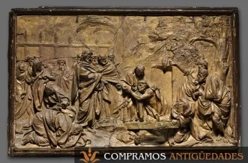 Relieve antiguo de barro, relieve hecho con barro