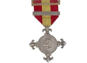 Compramos en bilbao condecoraciones militares de la guerra de cuba y filipinas de siglo XIX compra directa a particulares